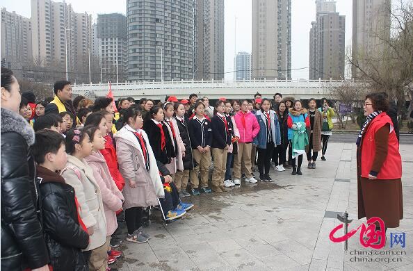 衛(wèi)濱區(qū)人民路小學副校長王紅講話 衛(wèi)濱區(qū)人民路小學副校長王紅講話